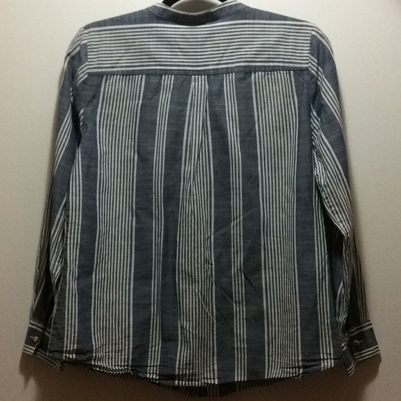Ivanka Trump Button-Down Blouse Size Medium - Picture 5 of 6